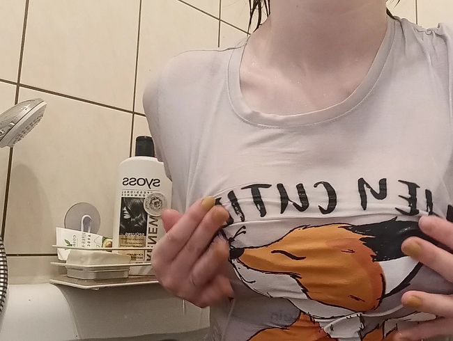 Elli_Young's Porno Video: Tropfnass und geil